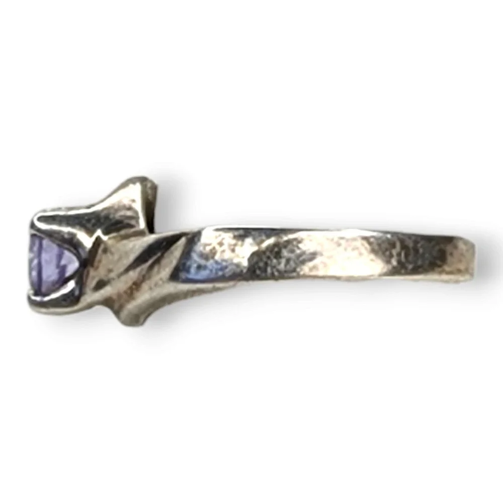 Vintage Solitaire Ring 925 Sterling Silver Size 7.25 Purple Stone Bypass Band